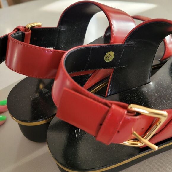 Marni Olive Green Patent Leather Peep Toe Ankle Strap Wedge  MARNI WEDGE PLATFORM LEATHER SANDALS SHOES size 39